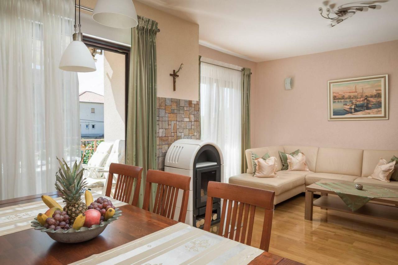 Apartment Novi Kastela Ngoại thất bức ảnh